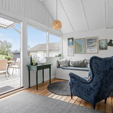 2 Bedroom Awesome In Feriehus *