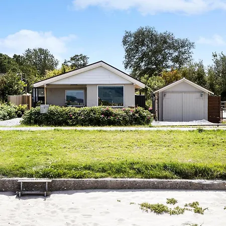 2 Bedroom Awesome In *