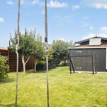 2 Bedroom Awesome In *