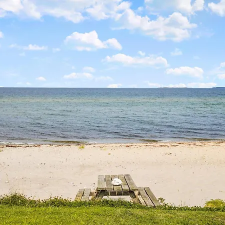 2 Bedroom Awesome In Feriehus Otterup