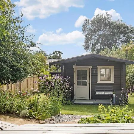 2 Bedroom Awesome In בית נופש אוטרופ